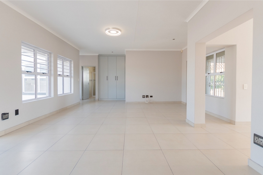 4 Bedroom Property for Sale in Country Club Western Cape
